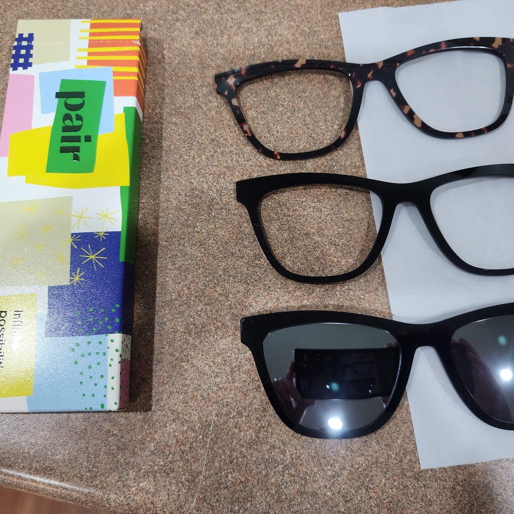 Pair Tortoise and Black Glasses Trio